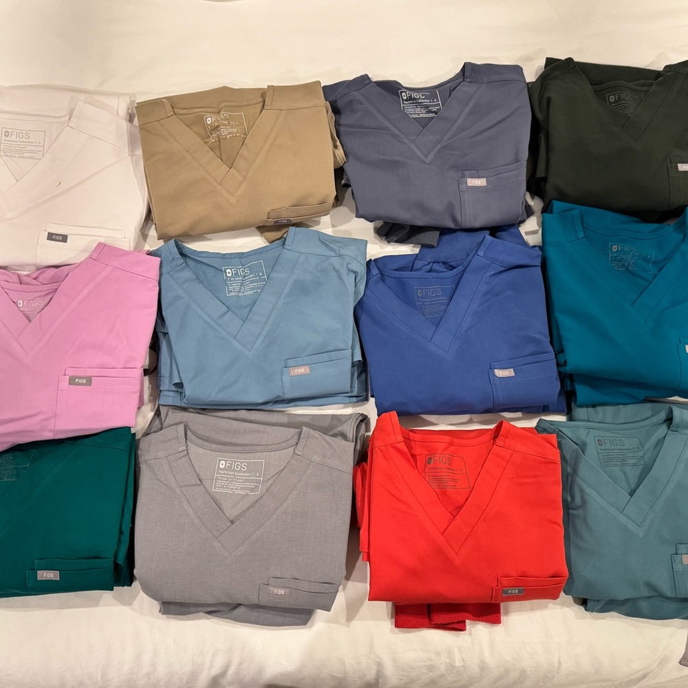 Figs Mixed-Color V-Neck Scrub Tops – Multicolor Bundle